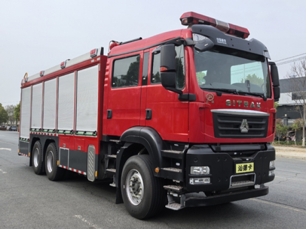 重汽汕德卡干粉消防車